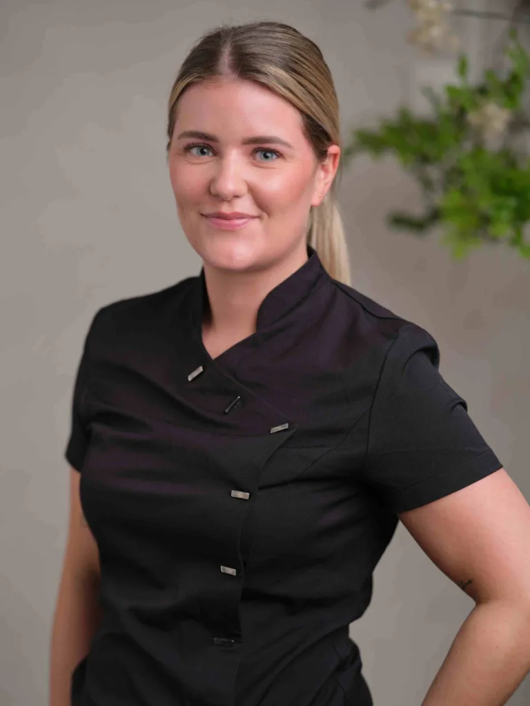 B. Schinkel, receptioniste bij Looks Bright